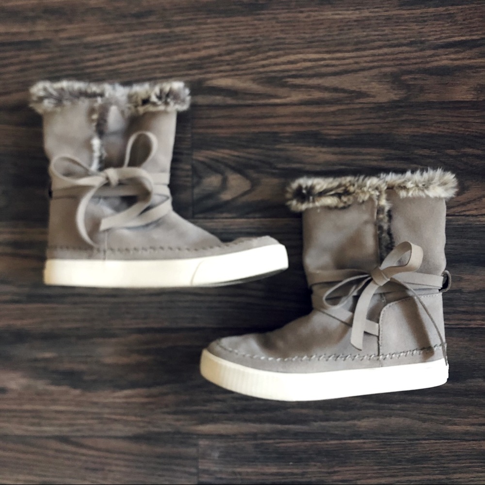 EUC TOMS Taupe Suede & Faux Fur “Vista” Boots Sz 7